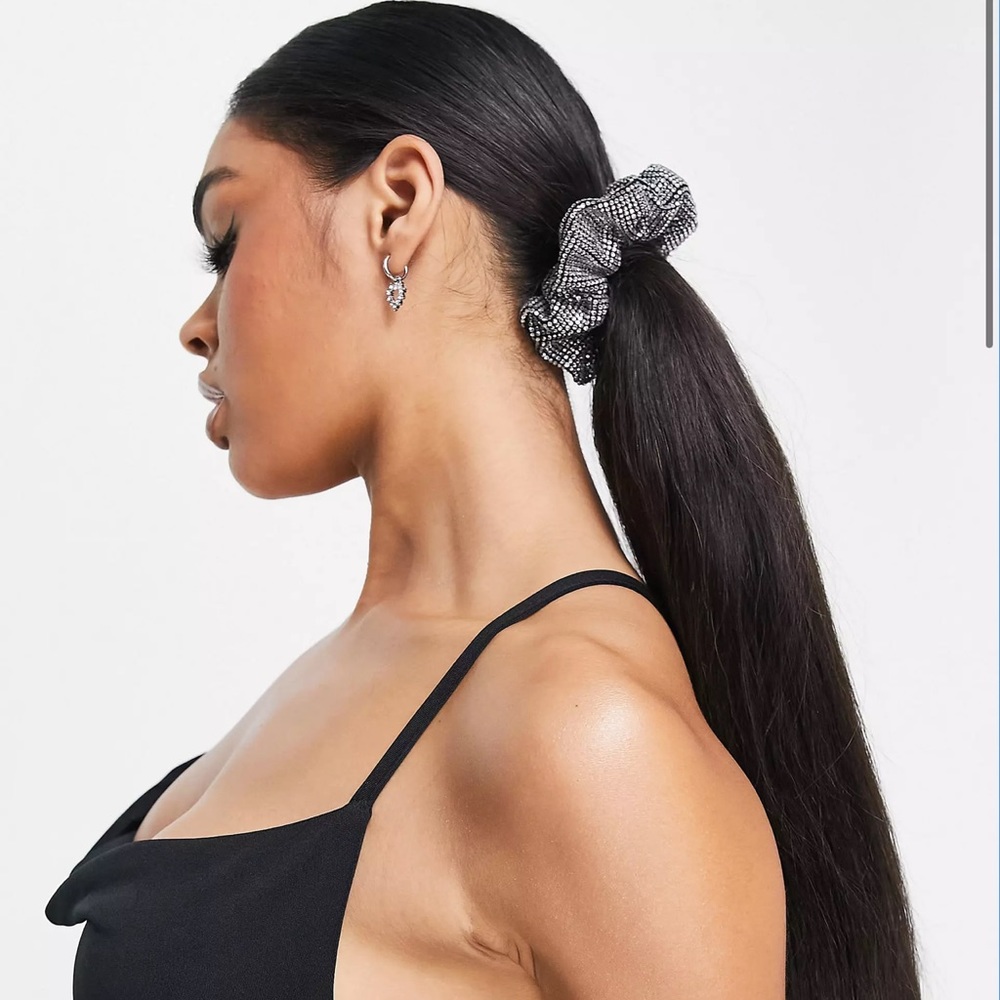 scrunchie - Picture 2 of 4